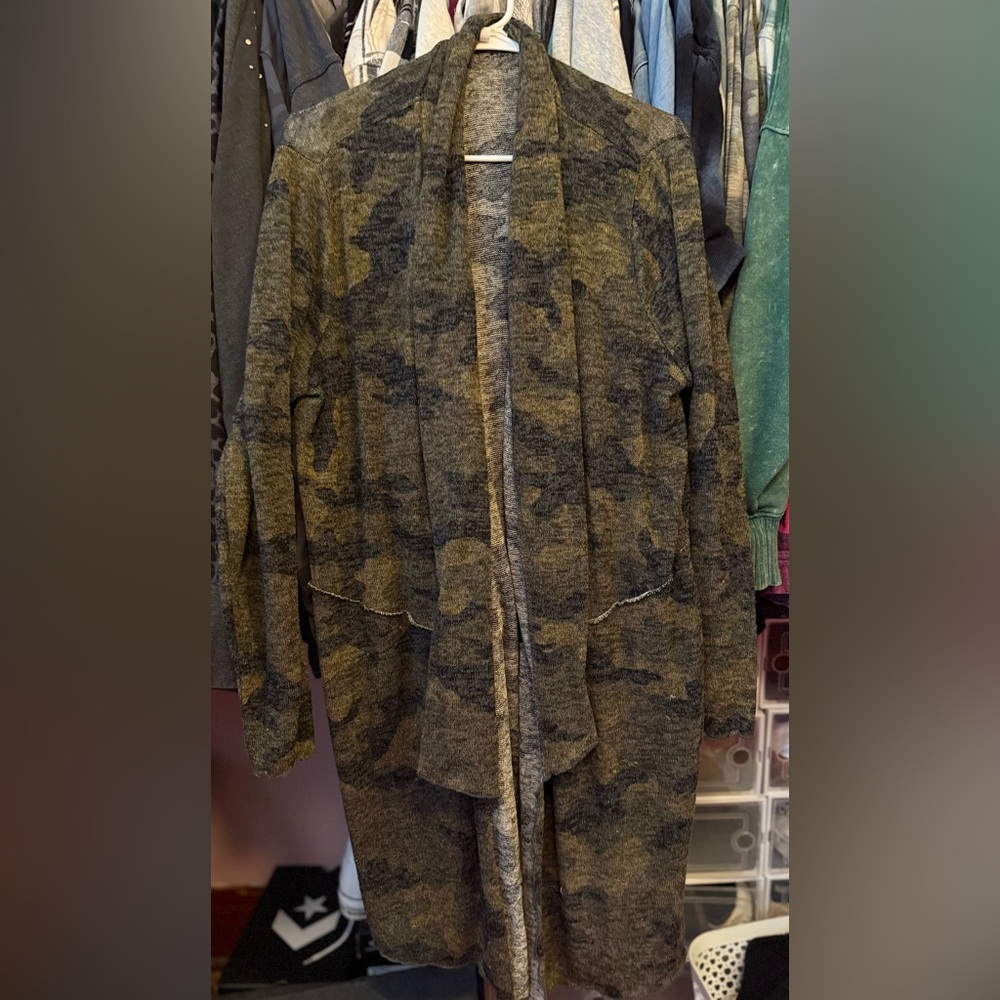 Maurice’s Camouflage Open Front Cardigan - Picture 2 of 2